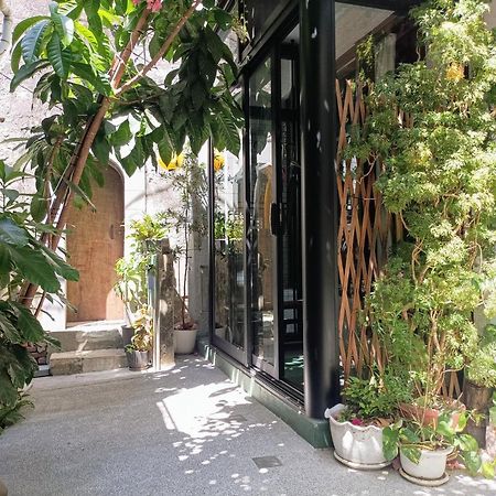 Historical Townhouse In City Center Tainan Exterior photo